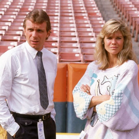 Joe Montana with his current wife Jennifer Montana in 1986 NFC Divisional Playoffs.